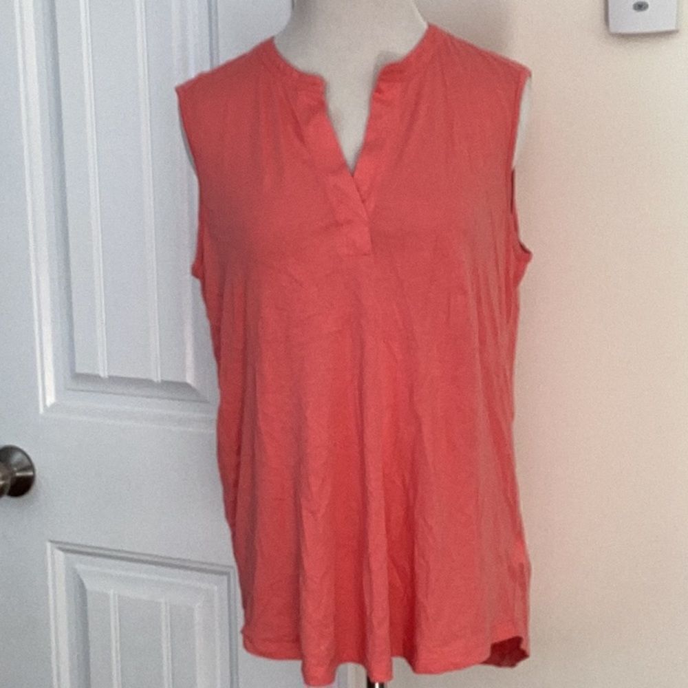 New Super soft Cynthia Rowley sleeveless shirt